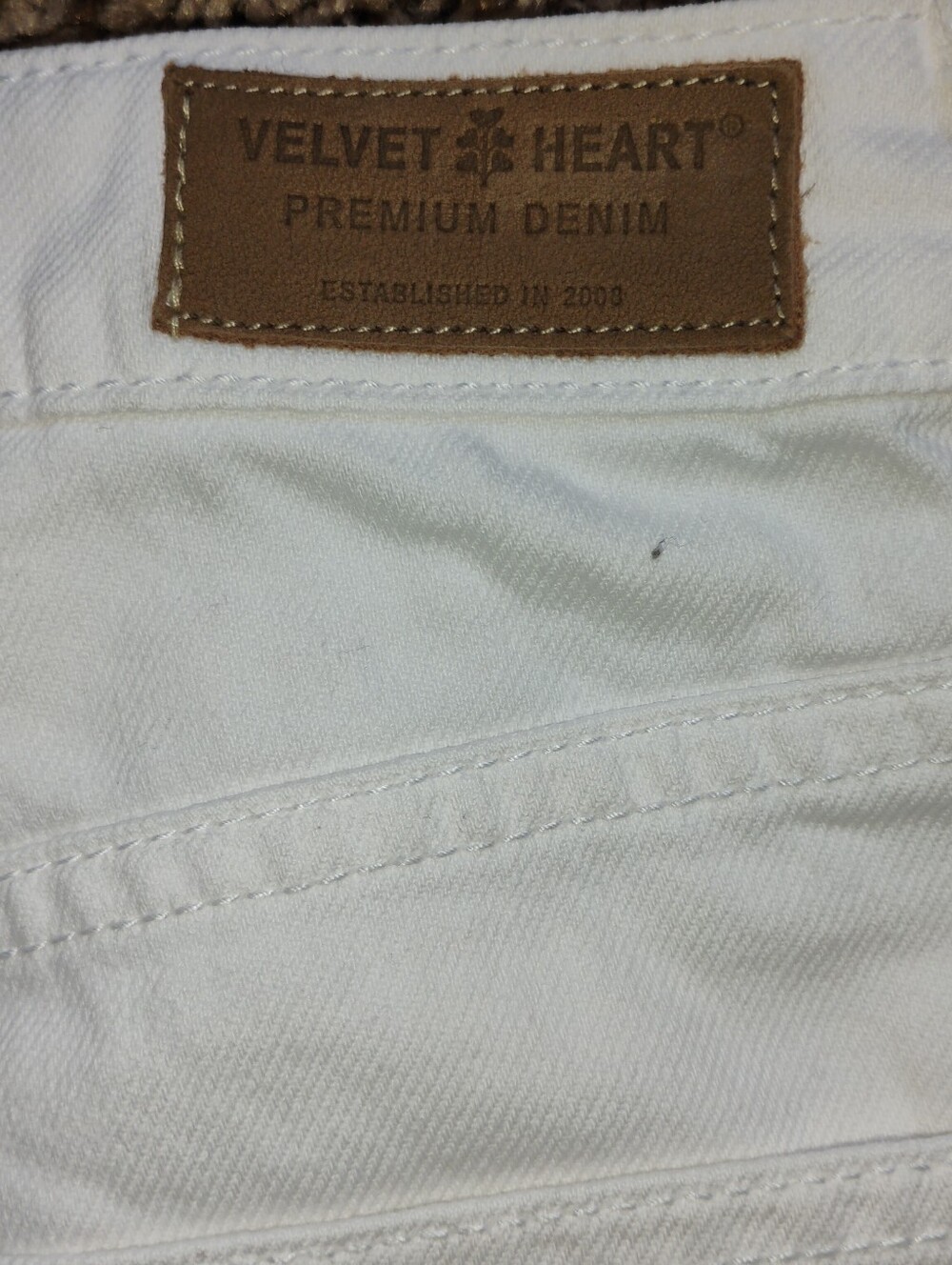 NWT Velvet Heart Mari White Classic Straight Carpenter Jeans 27W x 27L Short/Pet - Picture 3 of 4